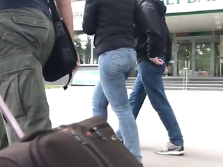 woman with good round ass